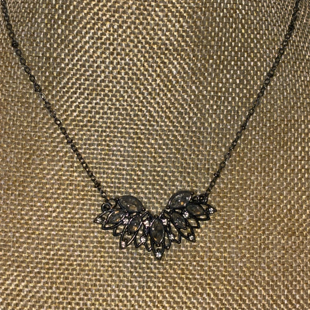 Elegant rhinestone Necklace